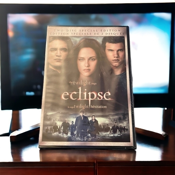 New Twilight 2 Disc Special Edition DVD - Picture 1 of 3